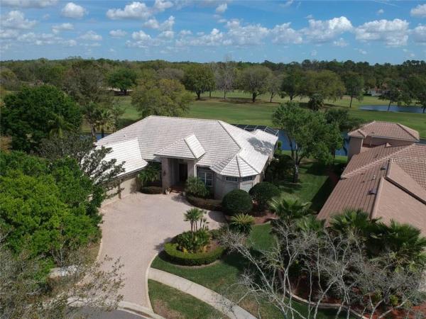 RIVER HILLS COUNTRY CLUB