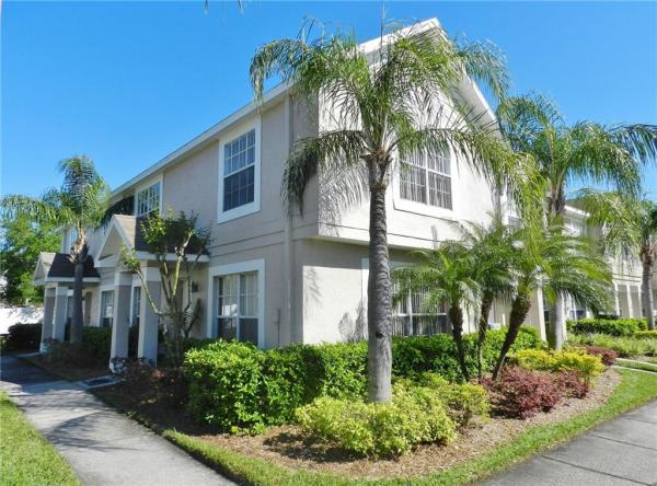 THE TOWNHOMES AT KENSINGTON