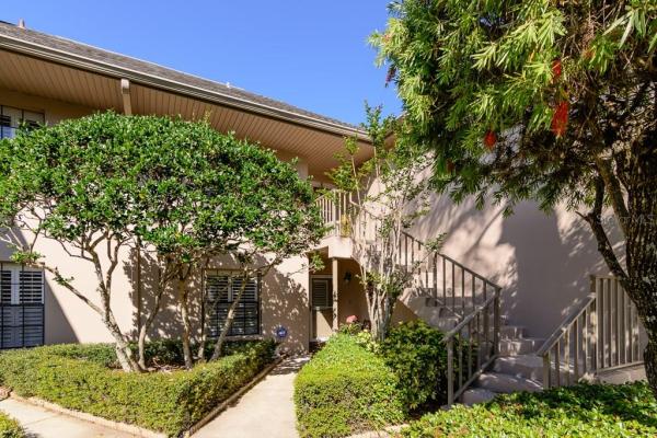 WESTCHESTER LAKE CONDO