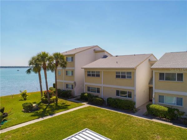 SAND KEY CONDO-BAYSIDE