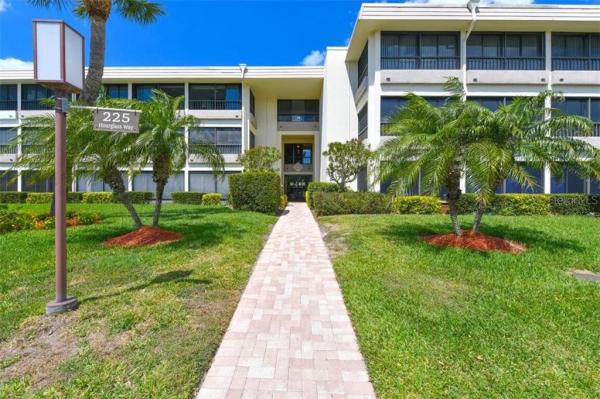 WHISPERING SANDS SEC 2