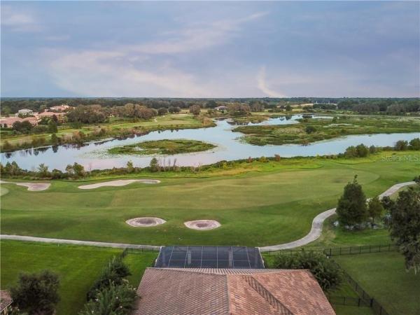 HEATHROW COUNTRY ESTATE