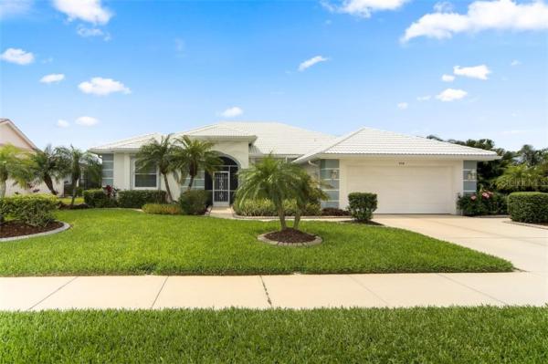 PELICAN POINTE GOLF & COUNTRY CLUB