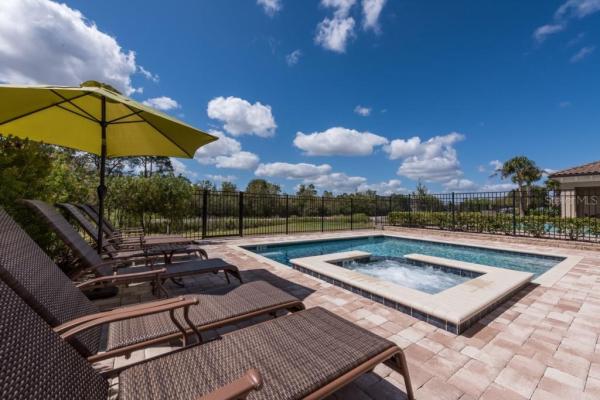 REUNION WEST VILLAGE 03A