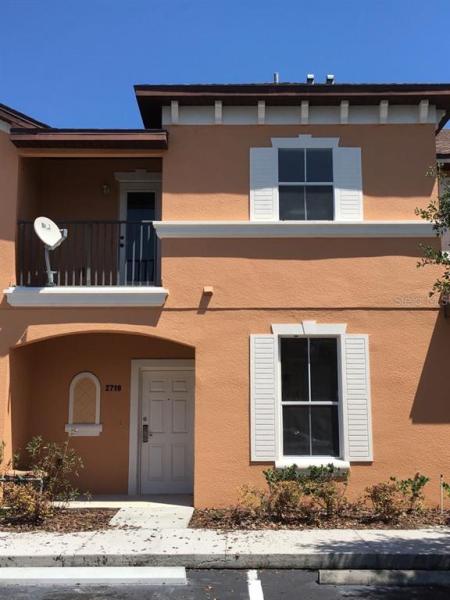 REGAL OAKS AT OLD TOWN