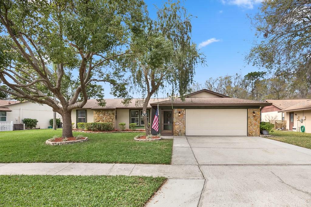 MANORS OF FOREST LAKES THE PH 2 - фото