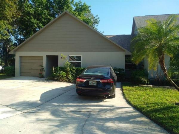 CHATEAUX WOODS CONDO