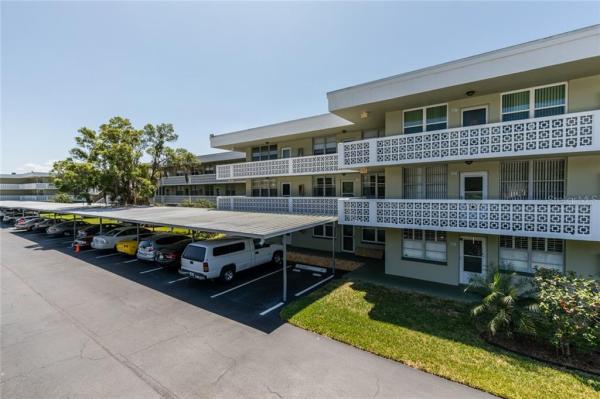 WINSTON PARK NORTHEAST 100 CONDO