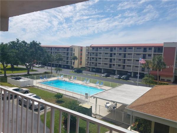 HARBOR GREENS AT YACHT CLUB ESTATES