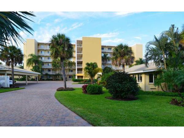 WESTCHESTER CONDO APTS UNIT 3