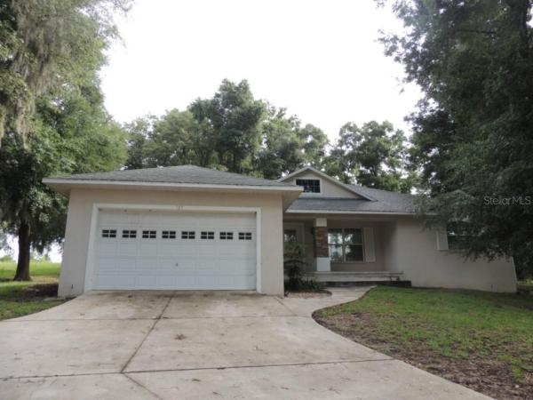 LADY LAKE HIDDEN OAKS