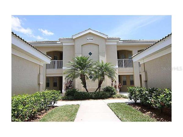 GRAND OAK AT TARA CONDO