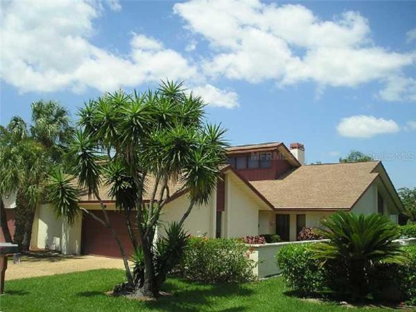 RACQUET CLUB VILLAS CONDO PH III