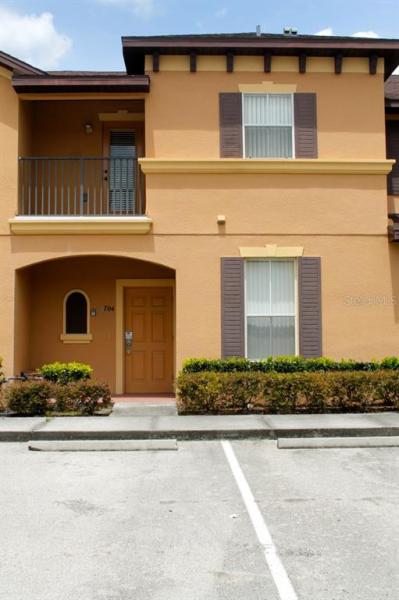 REGAL OAKS AT OLD TOWN