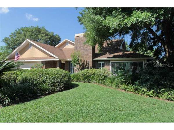 MANORS AT CRYSTAL LAKES THE