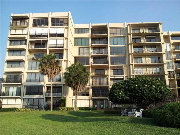 COMMODORES COVE CONDO PH 1