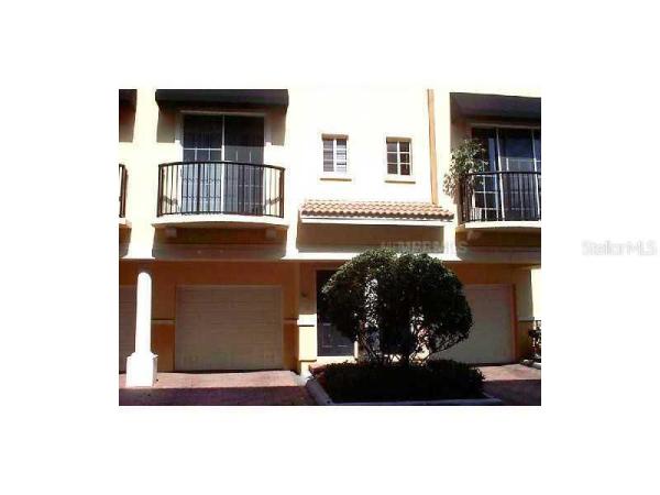 CORDOBA AT BEACH PARK