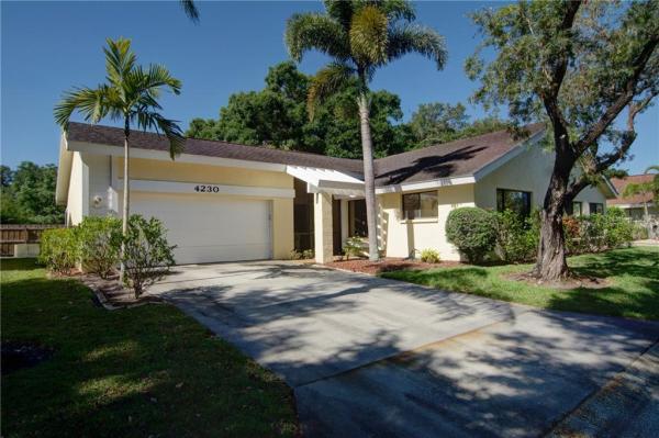 KNOLLS THE, BENT TREE