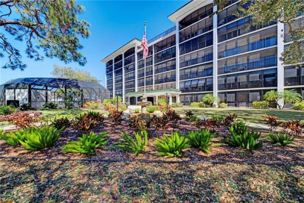 VENICE AVE CONDO