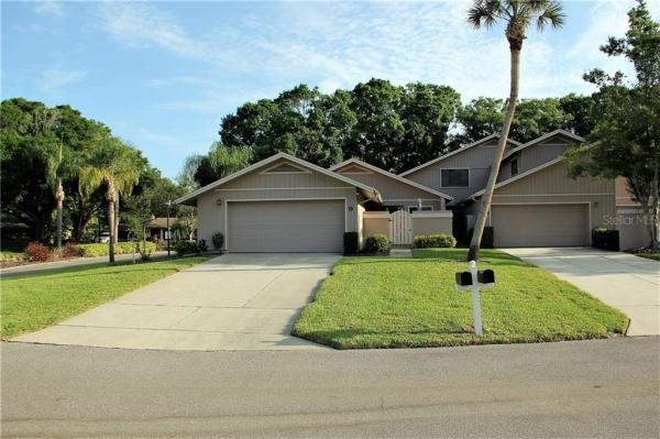 TOWNHOMES OF WESTLAKE