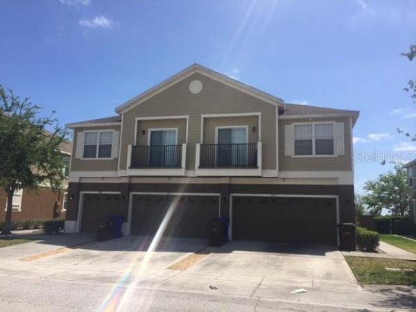 VILLAS AT ESTANCIA CONDO