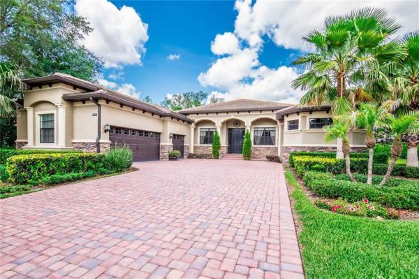 HEATHROW COUNTRY ESTATE