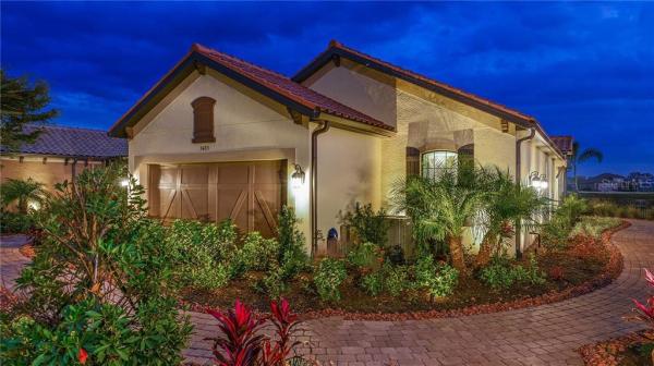 BELLACINA BY CASEY KEY