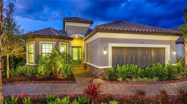 BELLACINA BY CASEY KEY