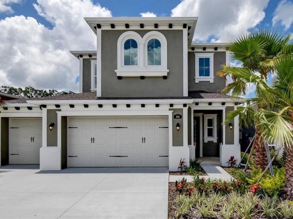 THE PROMENADE AT LAKE PARK