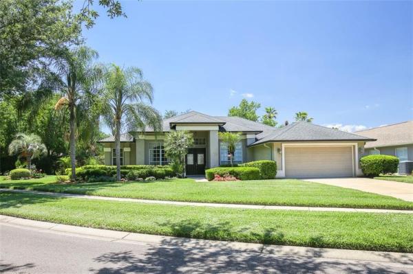 RIVER HILLS COUNTRY CLUB