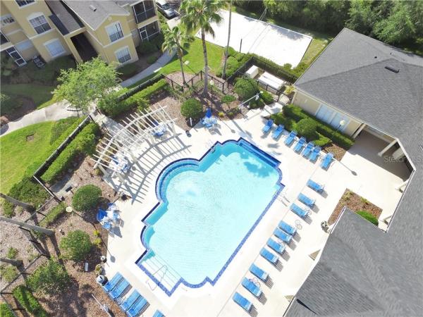 OXFORD PLACE AT TAMPA PALMS A CONDO