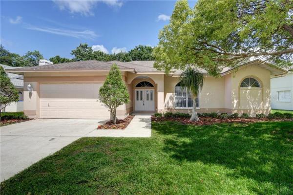 LAKESHORE VILLAGE AT WOODFIELD