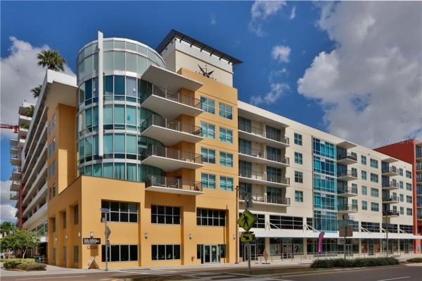 GRAND CENTRAL AT KENNEDY RESIDENCES A CONDO