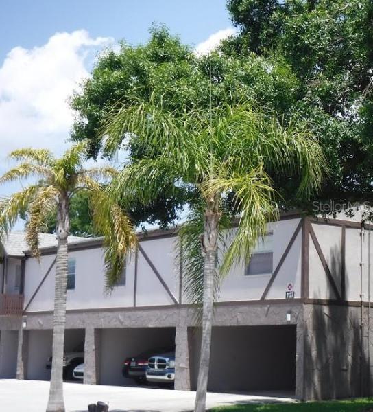 KING ARTHURS COURT CONDO