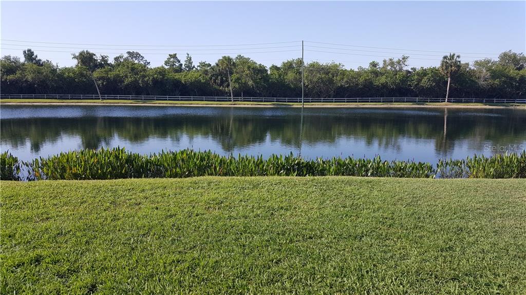 PEPPERTREE LAKE CONDO - фото