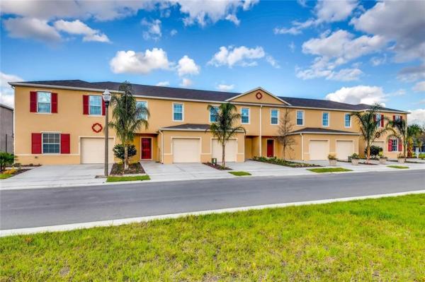 LAKE BLUFF AT TOWN CENTER EAST PHASE 2