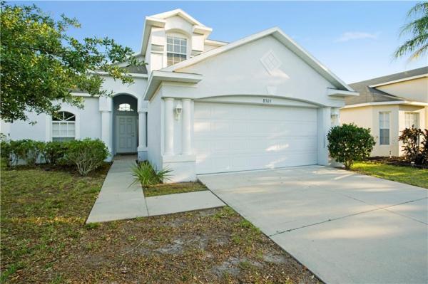 CARRIAGE POINTE PH 01