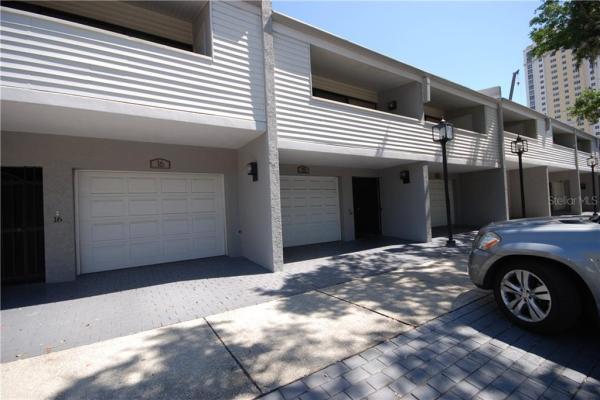 FAREHAM SQUARE CONDO