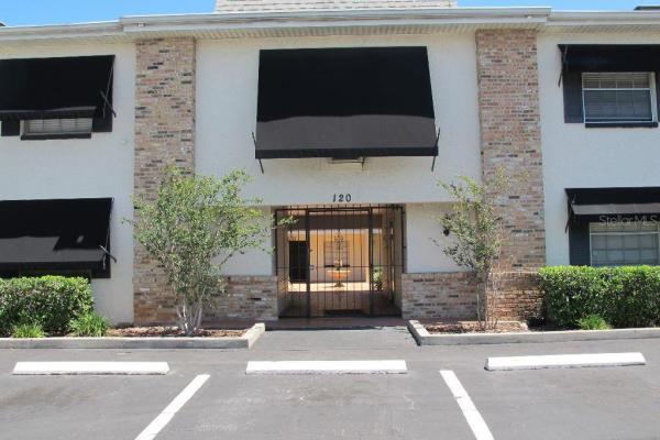 KINGSTON COURT VILLAS