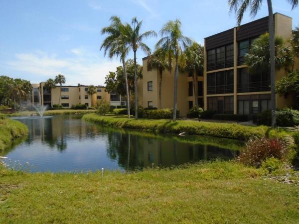 LAKEVIEW OF LARGO SOUTH CONDO