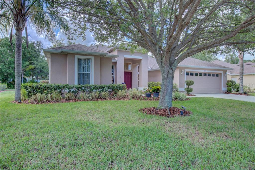 MEADOW WALK - фото