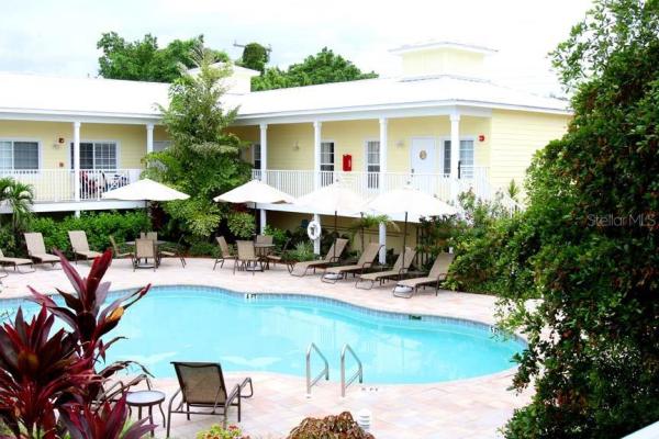 BEACH CLUB AT SIESTA KEY