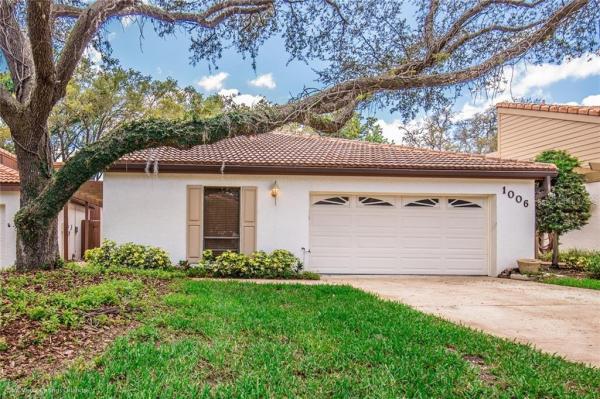 COUNTRY CLUB VILLAGE