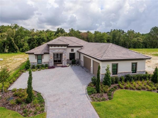 HEATHROW COUNTRY ESTATE/RED TAIL