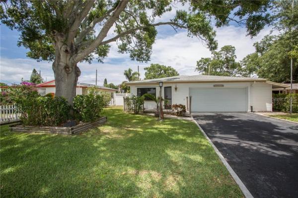 BLOSSOM LAKE VILLAGE SEC 1