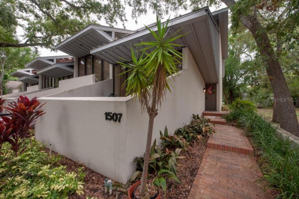 BAY VILLA PLACE CONDO