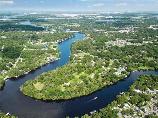 ALAFIA POINTE ESTATES