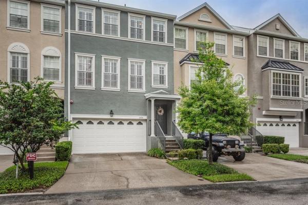 HARBOURSIDE AT HARBOUR ISLAND PH 01