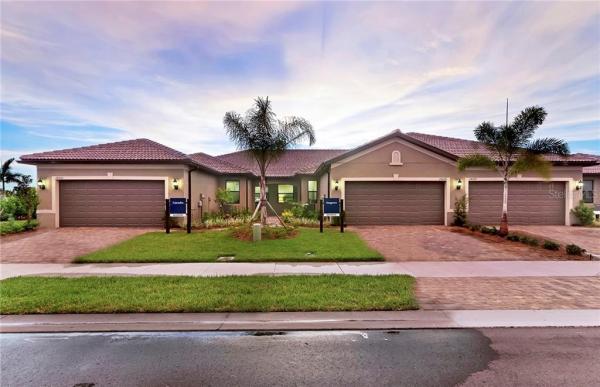 ISLANDWALK AT THE WEST VILLAGES