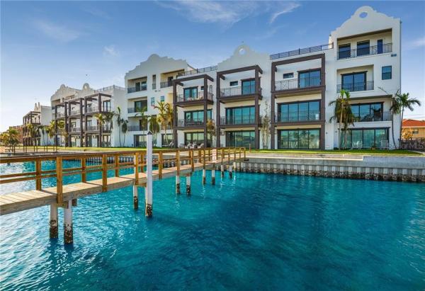 BRIGHTWATER BLUE TWNHMS